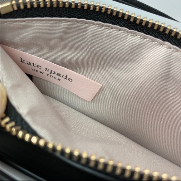 ❄️🚙 SOLD - KATE SPADE Zip Wallet 🚙❄️ - Picture 12 of 15